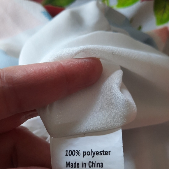 Yoins V Neck Camisole - Picture 4 of 10